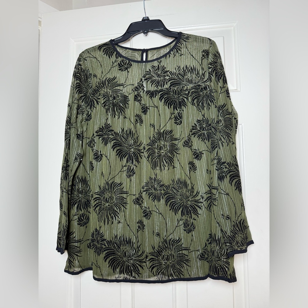 Entro Gorgeous Floral Blouse Top